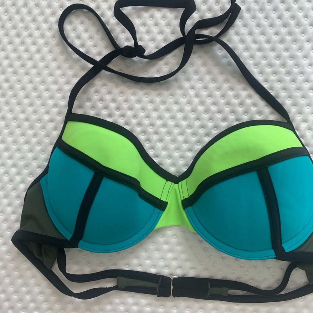 Swim suit top